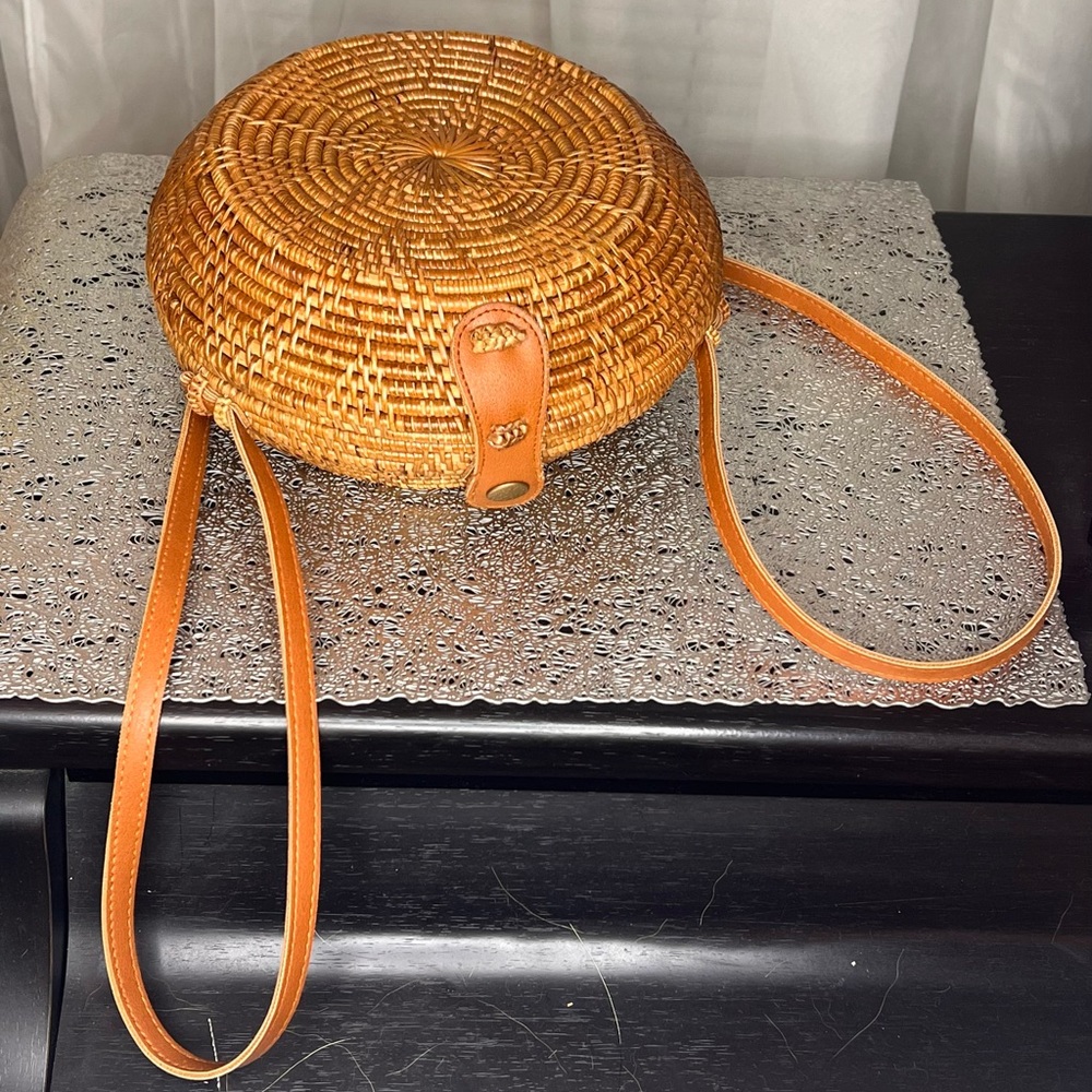 Rattan round cross body bag